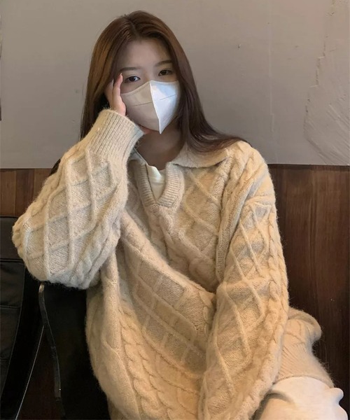 LYEON(リヨン)の「襟付きアラン柄ルーズニット(ニット/セーター・レディース・ブルー/ブラック/ベージュ・FREE)」の2枚目の写真