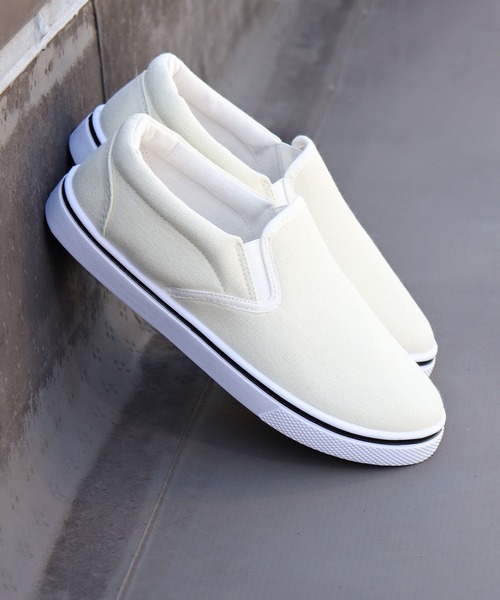 AAA+（サンエープラス）の「オーセンティックスリッポンスニーカー（スリッポン・メンズ・ベージュ/ブラック系その他2/ブラック/ブラック系その他3/カーキ/キナリ/ネイビー/ホワイト/ブラック×ブラック/レッド/グレー/グレー系その他/ブルー系その他/レッド系その他/ブルー系その他2/ホワイト系その他/ブラウン/グリーン/ホワイト×ブラック/シルバー/ブルー系その他3/ライトブルー/ピンク/ホワイト系その他2/ワイン/イエロー/オレンジ・42/38/44/34/36/40/28/30/22/26/24/32）」の5枚目の写真