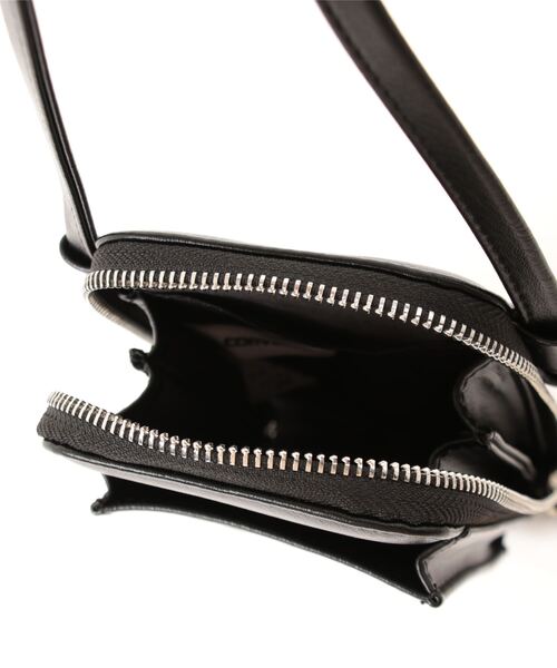 CONVERSE(コンバース)の「CONVERSE/コンバース PORTRAIT NECK POUCH(ショルダーバッグ・レディース・ブラック/グリーン/ホワイト/ベージュ・ONE SIZE)」の7枚目の写真