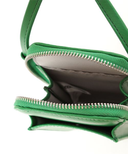 CONVERSE(コンバース)の「CONVERSE/コンバース PORTRAIT NECK POUCH(ショルダーバッグ・レディース・ブラック/グリーン/ホワイト/ベージュ・ONE SIZE)」の9枚目の写真
