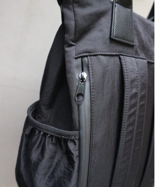 TRUNC(トランクエイティーエイト)の「2WAY Multifunctional Backpack(ショルダーバッグ・レディース・ブラック・FREE)」の11枚目の写真