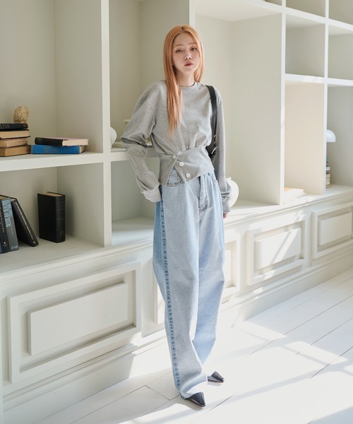 UNE MANSION（ユヌマンション）の「バイカラーカットオフストレートデニムパンツ（デニムパンツ・レディース・ライトブルー/ブラック・SMALL/MEDIUM/LARGE）」の6枚目の写真