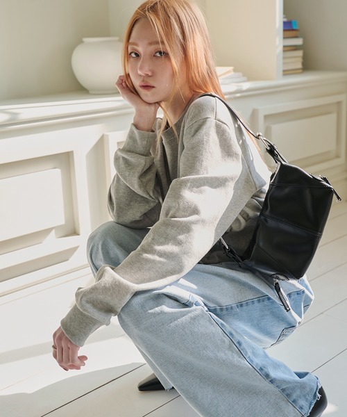 UNE MANSION（ユヌマンション）の「バイカラーカットオフストレートデニムパンツ（デニムパンツ・レディース・ライトブルー/ブラック・SMALL/MEDIUM/LARGE）」の8枚目の写真