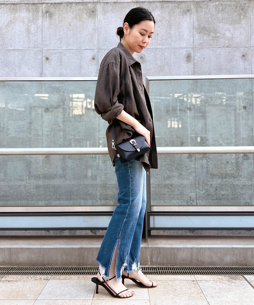 3×1（スリーバイワン）の「*【3×1/スリーバイワン】CROP FLARE denim（デニムパンツ・レディース・ブルー・29/27/26/28）」の4枚目の写真