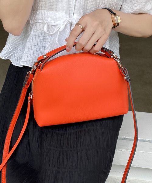 DIAVEL(ディアベル)の「ロングストラップポーチショルダー(ショルダーバッグ・レディース・ブラック/シルバー/ホワイト/オレンジ・F)」の4枚目の写真