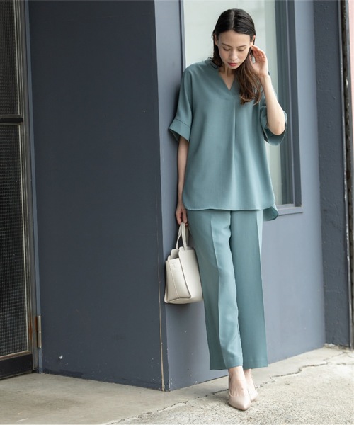 OPAQUE.CLIP（オペークドットクリップ）の「◆セットアップ対応 スキッパーブラウス【洗濯機洗い可/イージーケア/ストレッチ/抗ピリング】（シャツ/ブラウス・レディース・ブラック/ライトブルー/ライトグレー/ボルドー・36/40/38/42）」の21枚目の写真