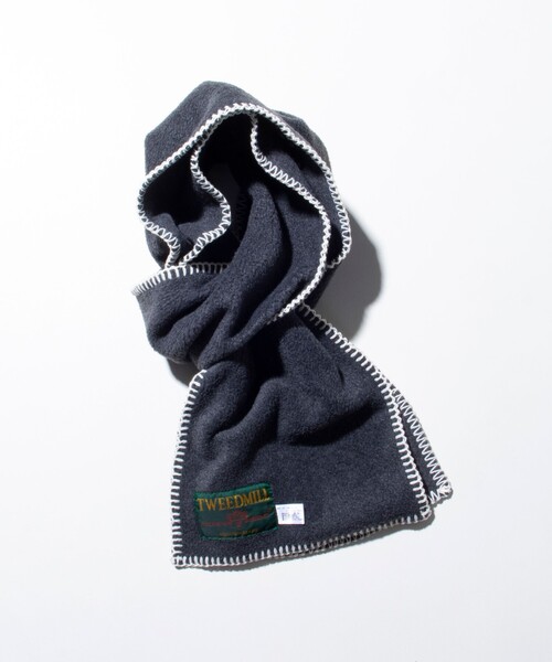 TWEED MILL（ツイードミル）の「【TWEED MILL/ツイードミル】GLOSTER別注 FLEECE SCARF Blanket Stitch（マフラー・メンズ・イエロー/オフホワイト/オリーブ/チャコールグレー/ライトグレー/ブラック・FREE）」の4枚目の写真