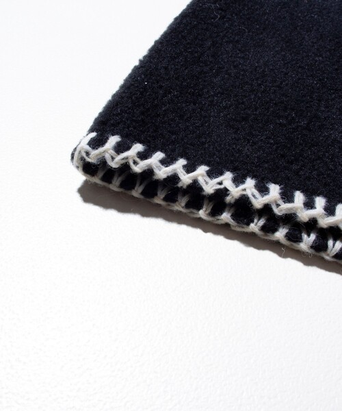 TWEED MILL（ツイードミル）の「【TWEED MILL/ツイードミル】GLOSTER別注 FLEECE SCARF Blanket Stitch（マフラー・メンズ・イエロー/オフホワイト/オリーブ/チャコールグレー/ライトグレー/ブラック・FREE）」の13枚目の写真