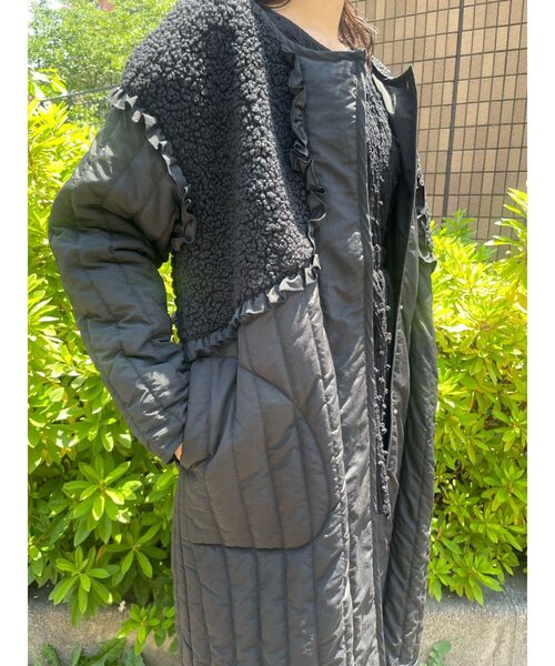 merry jenny（メリージェニー）の「ボアコンビキルトコート（ステンカラーコート・レディース・ブラック/アイボリー・FREE）」の3枚目の写真