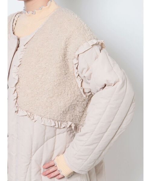 merry jenny（メリージェニー）の「ボアコンビキルトコート（ステンカラーコート・レディース・ブラック/アイボリー・FREE）」の11枚目の写真