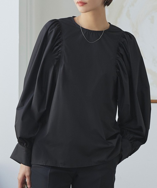 RUIRUE BOUTIQUE（ルイルエブティック）の「洗える ｜ タックギャザーボリュームスリーブデザインブラウス ｜ 長袖 クルーネック トップス 体型カバー オフィスカジュアル 通勤服 華やか ボリュームスリーブ ブラウス（シャツ/ブラウス・レディース・ネイビー/ブラック/ブラウン・LL/L/M/S）」の6枚目の写真