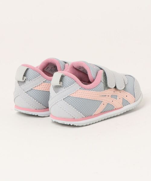 ASICS（アシックス）の「asics SUKU2 アシックス スクスク METID BABY【細幅】ベビーシューズ スニーカー(メティッドベビー) 1144A319（スニーカー・キッズ・カーキ/ライトグレー・14.0cm/15.5cm/13.5cm/15.0cm/13.0cm/14.5cm）」の3枚目の写真