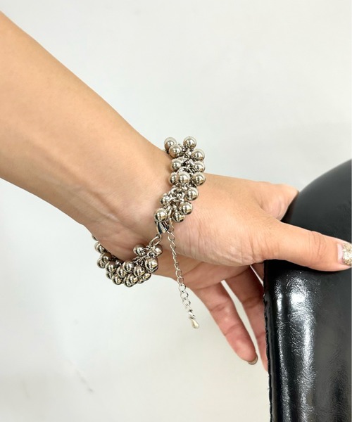 WHO'S WHO gallery（フーズフーギャラリー）の「スモールグレインブレス（ブレスレット・レディース・シルバー・FREE）」の2枚目の写真