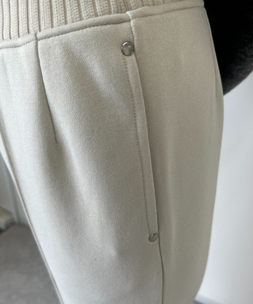 un dix cors(アンディコール)の「軽量ボンディングトラックパンツ(スウェットパンツ・レディース・アイボリー/ブラック/チャコールグレー・FREE)」の18枚目の写真