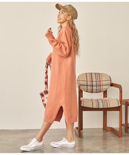 anap mimpi（アナップミンピ）の「Vネック サイドスリット ニット ワンピース（ワンピース・レディース・オレンジ/ブラック/ターコイズブルー・FREE）」の11枚目の写真