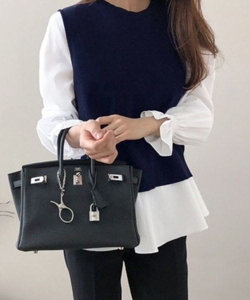 MILAE（ミレ）の「2点セット バックスリットニットベスト＆キャンディースリーブブラウス（シャツ/ブラウス・レディース・ブラック/ネイビー/グレー/ネイビー系・S/M/L）」の3枚目の写真