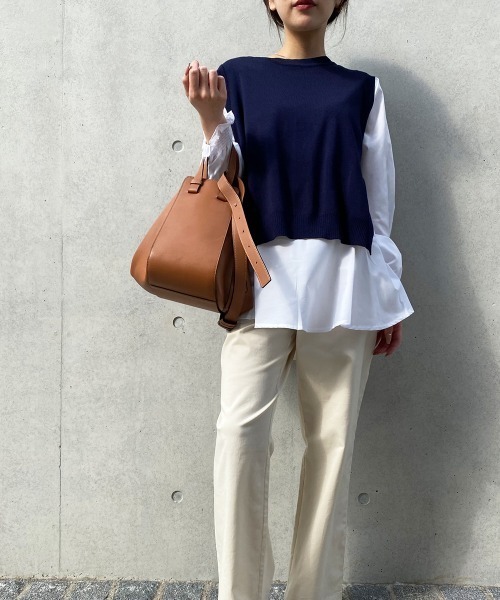 MILAE（ミレ）の「2点セット バックスリットニットベスト＆キャンディースリーブブラウス（シャツ/ブラウス・レディース・ブラック/ネイビー/グレー/ネイビー系・S/M/L）」の15枚目の写真