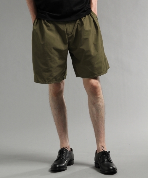 HARE(ハレ)の「ボリュームタックショーツ(HARE)(その他パンツ・メンズ・カーキ/オフホワイト/ブラック・SMALL/MEDIUM)」の1枚目の写真