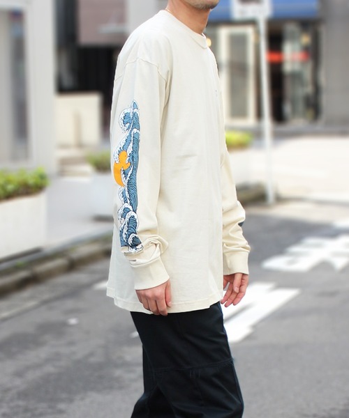 HUF(ハフ)の「【HUF】ハフ ROGUE WAVE L/S TEE ロングスリーブTシャツ TS02098(Tシャツ/カットソー・メンズ・ブラック/クリーム・S/M/L/XL)」の2枚目の写真
