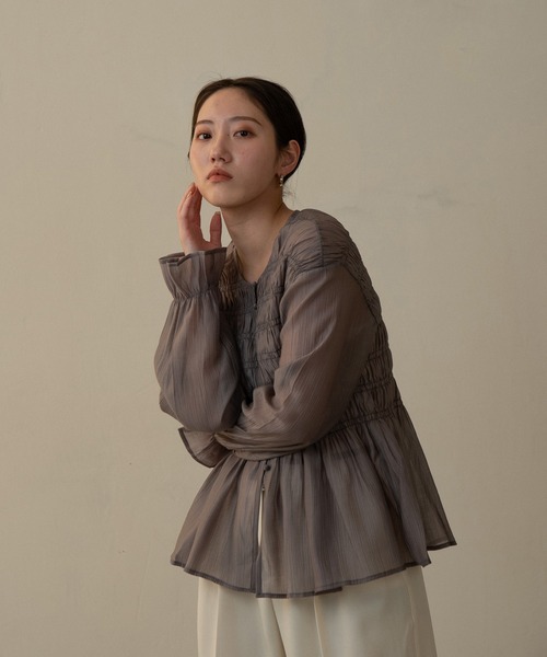 I_am（アイアム）の「shirring design chiffon blouse / シャーリングデザインシフォンブラウス（シャツ ...