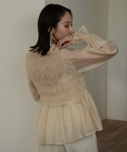 I_am（アイアム）の「shirring design chiffon blouse / シャーリングデザインシフォンブラウス（シャツ ...