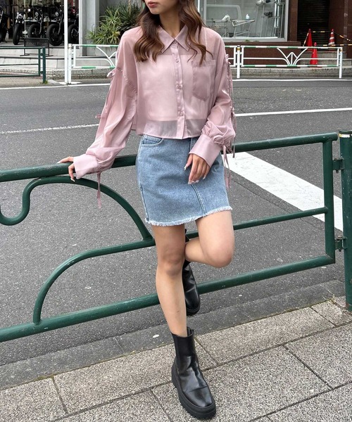 INGNI（イング）の「袖リボンラメシアーショートシャツ（シャツ/ブラウス・レディース・サックスブルー/アイボリー/ピンク/グレー/ミント・M）」の13枚目の写真