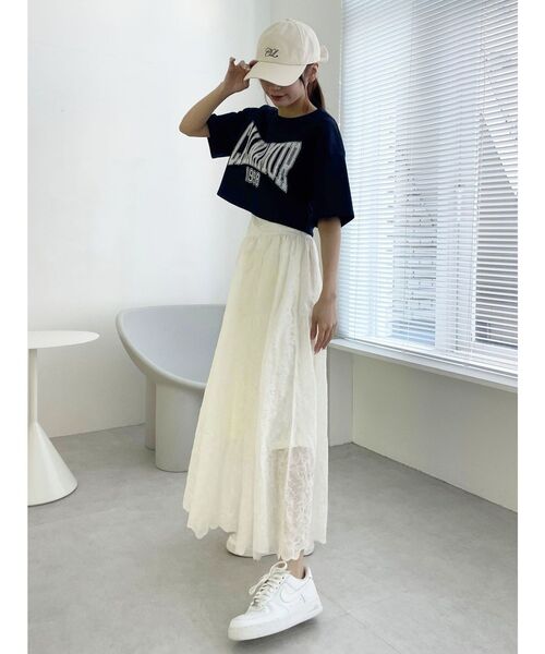 CALNAMUR（カルナムール）の「FLOWER EMBROIDERY VOLUME SK（スカート・レディース・ブラック/ホワイト・FREE）」の4枚目の写真