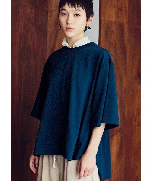 MEDE19F(メデジュウキュウ)の「MEDE19F 汗じみ軽減加工のオーバーシルエットトップス(Tシャツ/カットソー・レディース・チャコールグレー/ブルーグリーン/ダークネイビー/ピンク/ネイビー/イエロー系その他/ライトベージュ/ダークブラウン/プラム/スモークピンク/カーキ/ブルーグレー・L/LL/M/3L)」の6枚目の写真