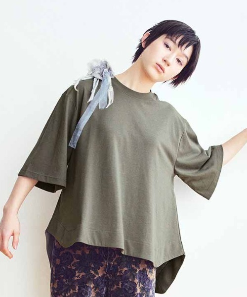 MEDE19F(メデジュウキュウ)の「MEDE19F 汗じみ軽減加工のオーバーシルエットトップス(Tシャツ/カットソー・レディース・チャコールグレー/ブルーグリーン/ダークネイビー/ピンク/ネイビー/イエロー系その他/ライトベージュ/ダークブラウン/プラム/スモークピンク/カーキ/ブルーグレー・L/LL/M/3L)」の5枚目の写真
