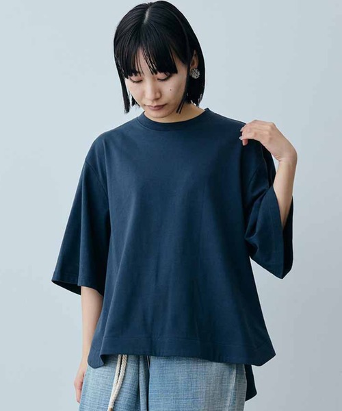 MEDE19F(メデジュウキュウ)の「MEDE19F 汗じみ軽減加工のオーバーシルエットトップス(Tシャツ/カットソー・レディース・チャコールグレー/ブルーグリーン/ダークネイビー/ピンク/ネイビー/イエロー系その他/ライトベージュ/ダークブラウン/プラム/スモークピンク/カーキ/ブルーグレー・L/LL/M/3L)」の8枚目の写真