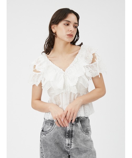 FRAY I.D（フレイアイディー）の「カットワークフリルペプラムブラウス