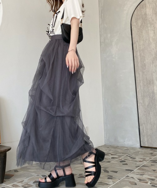 moment+（モーメントプラス）の「タックボリュームチュールスカート