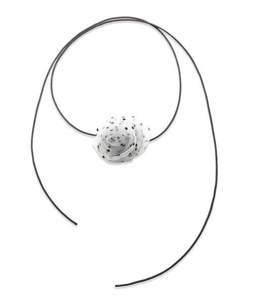 SNIDEL（スナイデル）の「シアーフラワーチョーカー（ネックレス・レディース・ブラック/ドット/ホワイト・FREE）」の3枚目の写真