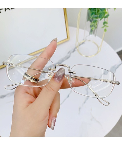 VIBGYOR（ヴィブジョー）の「【MASHIRO】クリアレンズサングラス ユニセックス（サングラス・レディース・ゴールド/シルバー・FREE）」の3枚目の写真