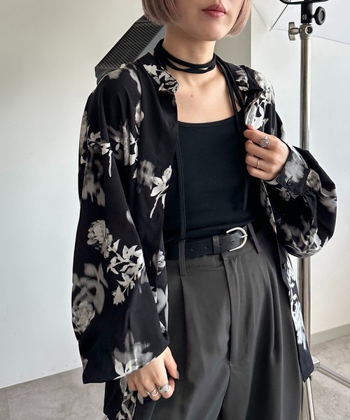 apres jour mignon(アプレジュールミニョン)の「シアー アソート花柄プリントシャツ【ZOZOTOWN限定アイテム】(シャツ/ブラウス・レディース・オフホワイト/ホワイト系その他2/ブラック系その他/ブラック・X-LARGE/フリー)」の20枚目の写真
