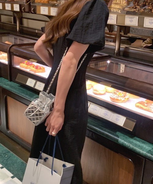 FREE STYLISTS(フリー スタイリスト)の「YUGA_YGMC パフスリーブ ドレスワンピース(ドレス・レディース・ブラック/ホワイト/ライトグリーン・FREE)」の14枚目の写真