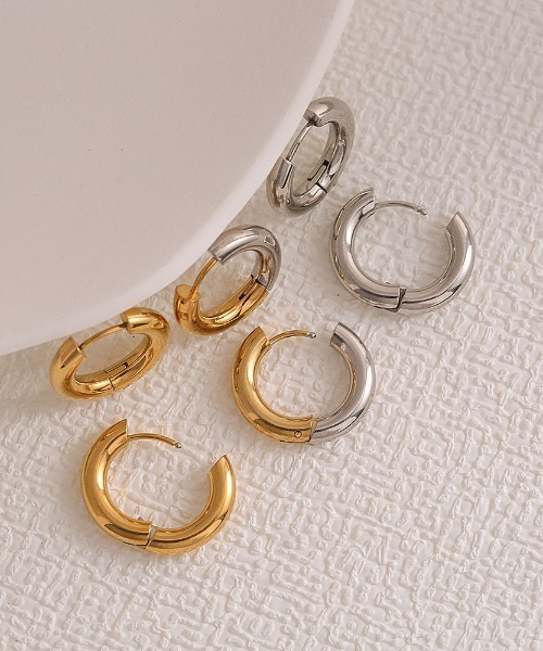 E&C closet…(イーアンドシークローゼット)の「ミニフープピアス(ピアス(両耳用)・レディース・シルバー/シルバー×ゴールド/ゴールド・FREE)」の11枚目の写真