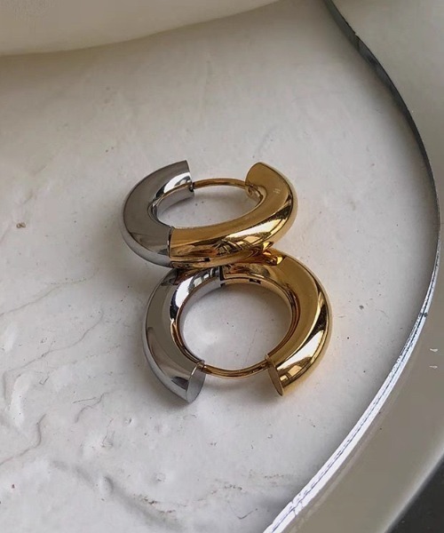 E&C closet…(イーアンドシークローゼット)の「ミニフープピアス(ピアス(両耳用)・レディース・シルバー/シルバー×ゴールド/ゴールド・FREE)」の22枚目の写真