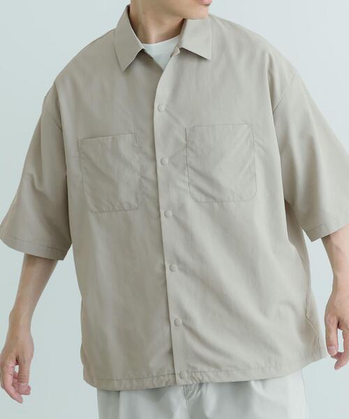 ITEMS URBANRESEARCH（アイテムズ アーバンリサーチ）の「『UVカット』クールタッチナイロン スナップボタンショートスリーブシャツ（シャツ/ブラウス・メンズ・カーキ/ブラック/オフホワイト・LARGE/MEDIUM）」の12枚目の写真