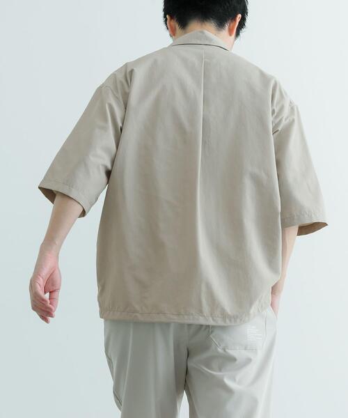 ITEMS URBANRESEARCH（アイテムズ アーバンリサーチ）の「『UVカット』クールタッチナイロン スナップボタンショートスリーブシャツ（シャツ/ブラウス・メンズ・カーキ/ブラック/オフホワイト・LARGE/MEDIUM）」の14枚目の写真
