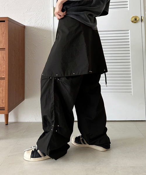 sedacle（セダクル）の「スタッズ巻きスカート【SETUP着用可能】（スカート・メンズ・グレー/オフホワイト/ブラック・FREE）」の12枚目の写真