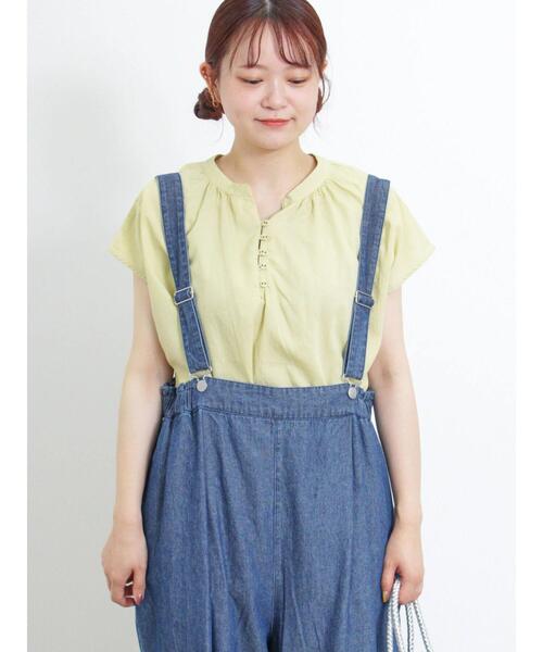 Samansa Mos2(サマンサ モスモス)の「くるみボタンスキッパーブラウス(シャツ/ブラウス・レディース・チャコールグレー/ブルー/オフホワイト/イエロー・F)」の7枚目の写真