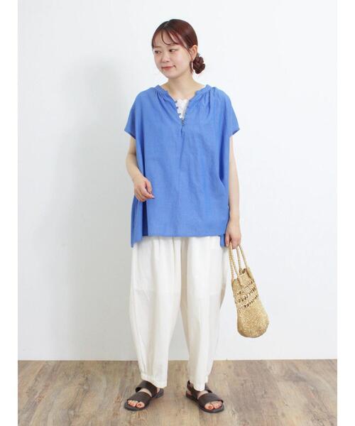 Samansa Mos2(サマンサ モスモス)の「くるみボタンスキッパーブラウス(シャツ/ブラウス・レディース・チャコールグレー/ブルー/オフホワイト/イエロー・F)」の15枚目の写真