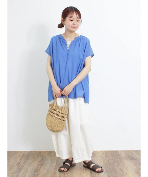 Samansa Mos2(サマンサ モスモス)の「くるみボタンスキッパーブラウス(シャツ/ブラウス・レディース・チャコールグレー/ブルー/オフホワイト/イエロー・F)」の16枚目の写真