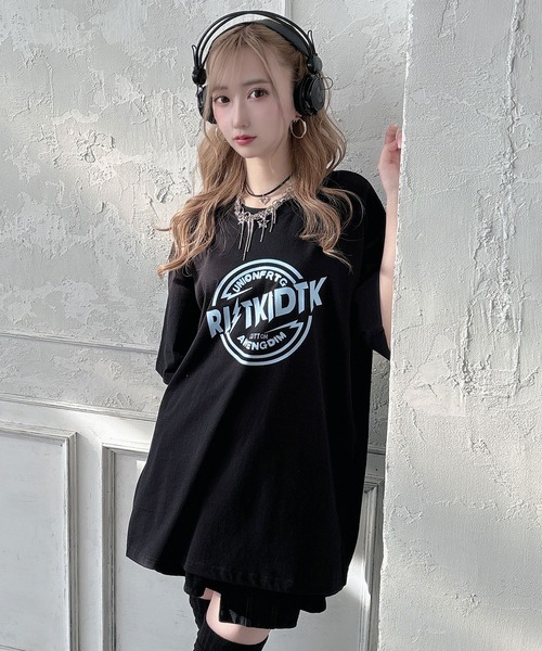 Diable baiser(ディアブルベーゼ)の「ビッグシルエットグラフィックTシャツ【オーバーサイズ】【ロング丈】(Tシャツ/カットソー・レディース・オレンジ/ホワイト/ブラック/ブルー/ブラック系その他/グレー・FREE)」の4枚目の写真