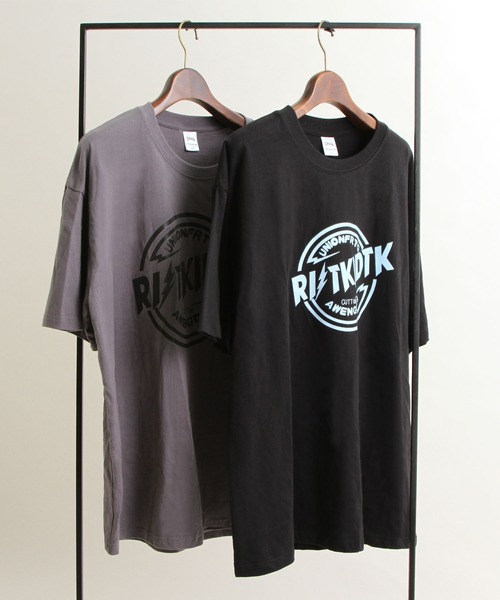 Diable baiser(ディアブルベーゼ)の「ビッグシルエットグラフィックTシャツ【オーバーサイズ】【ロング丈】(Tシャツ/カットソー・レディース・オレンジ/ホワイト/ブラック/ブルー/ブラック系その他/グレー・FREE)」の17枚目の写真