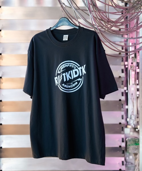 Diable baiser(ディアブルベーゼ)の「ビッグシルエットグラフィックTシャツ【オーバーサイズ】【ロング丈】(Tシャツ/カットソー・レディース・オレンジ/ホワイト/ブラック/ブルー/ブラック系その他/グレー・FREE)」の15枚目の写真