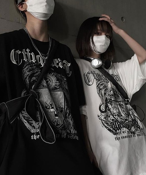 Diable baiser(ディアブルベーゼ)の「ビッグシルエットグラフィックTシャツ【オーバーサイズ】【ロング丈】(Tシャツ/カットソー・レディース・オレンジ/ホワイト/ブラック/ブルー/ブラック系その他/グレー・FREE)」の11枚目の写真