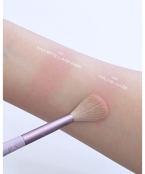 VDL（ブイディーエル）の「ＶＤＬ　チークステイン　ブラッシャー（チーク・レディース・02 フェイバリット　ラベンダー/03 ライク　ベージュ/06 ヘイ、ゴージャス/07 アプリコット　ヘイズ/08 モーブ　ヘイズ/01 バウンシング　ピーチ/10 チリン ライラック/11 ボヘミアン ピンク/09 フラーティング ピンク/13 ハイパー ピンク/12 イッツ グアバ/15 ビンテージ ローズ/14 モモ ピーチ・FREE）」の17枚目の写真