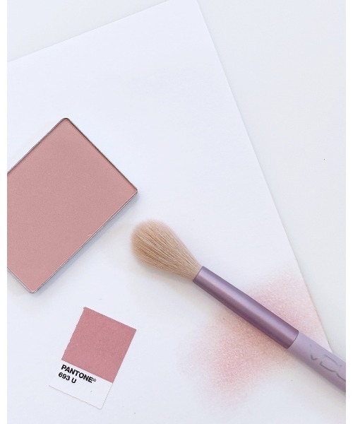 VDL（ブイディーエル）の「ＶＤＬ　チークステイン　ブラッシャー（チーク・レディース・02 フェイバリット　ラベンダー/03 ライク　ベージュ/06 ヘイ、ゴージャス/07 アプリコット　ヘイズ/08 モーブ　ヘイズ/01 バウンシング　ピーチ/10 チリン ライラック/11 ボヘミアン ピンク/09 フラーティング ピンク/13 ハイパー ピンク/12 イッツ グアバ/15 ビンテージ ローズ/14 モモ ピーチ・FREE）」の18枚目の写真